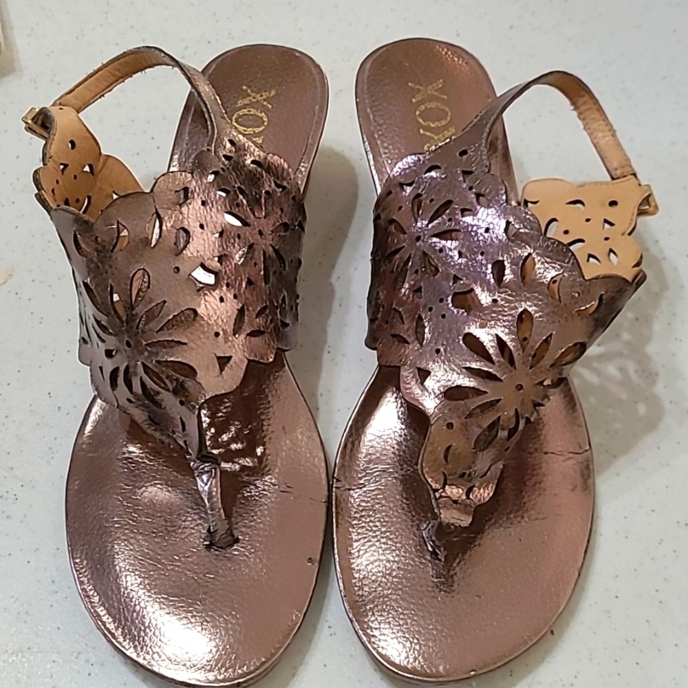 💥3for$12💥 XOXO Frazer Bronze Wedge Sandals Size 8